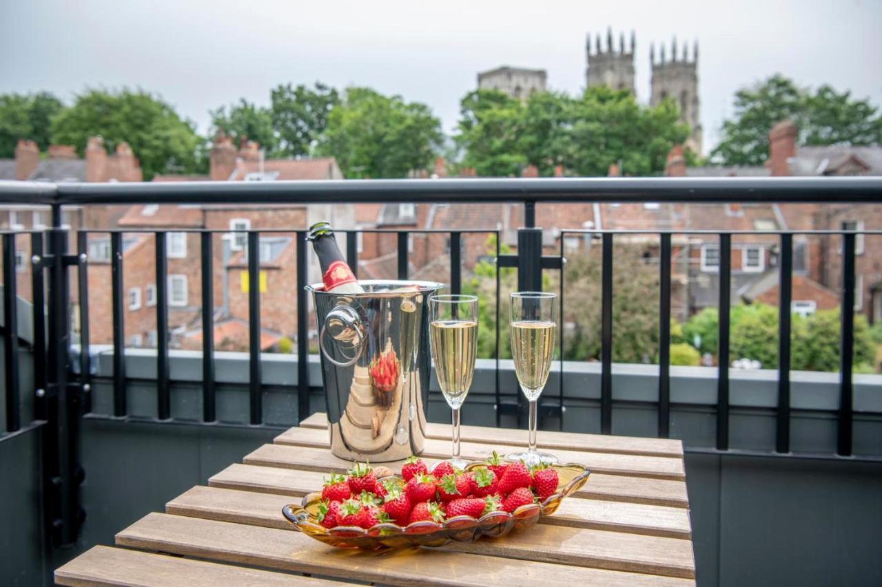 The Quadrant - The Carillon Suite York Eksteriør billede