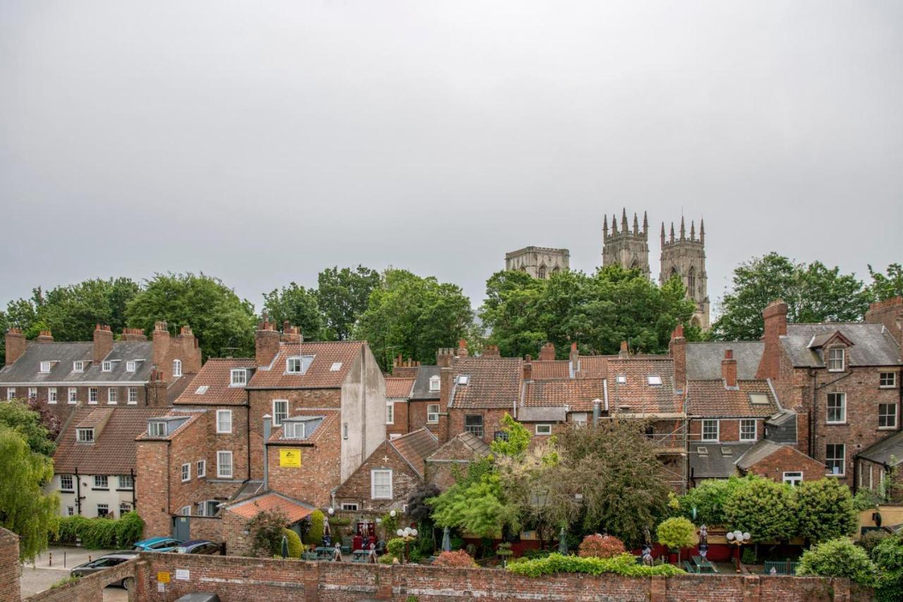 The Quadrant - The Carillon Suite York Eksteriør billede